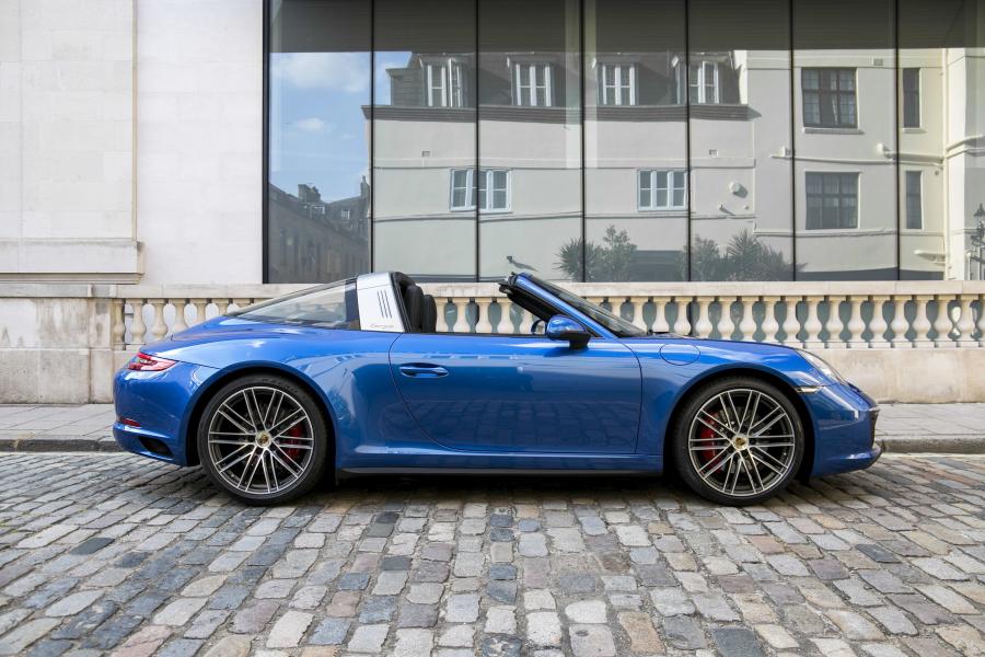  Porsche 911 Targa 4S 2016 года  (UK) (фото 8 из 40)